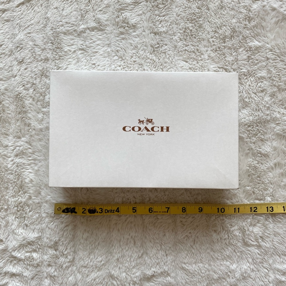 Coach Box - Picture 8 of 8